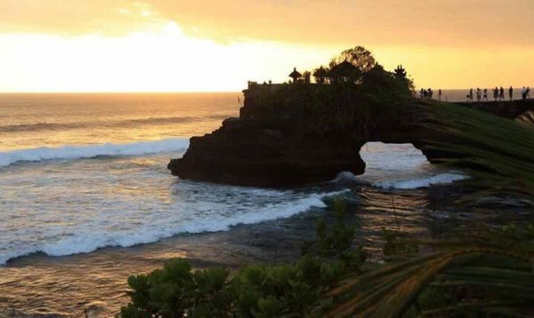 tanah lot temple