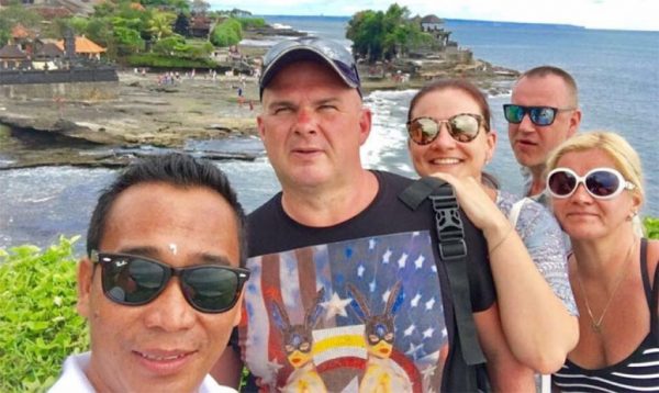 Tanah Lot temple, One day tour to Tanah Lot – Handara Gate and more scenic views